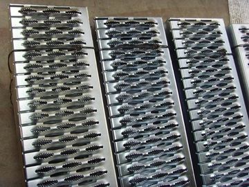 China Hochfeste nicht Gleiter-Metallplatte-/Krokodil-Mund-karierte Platte für den Fußboden fournisseur