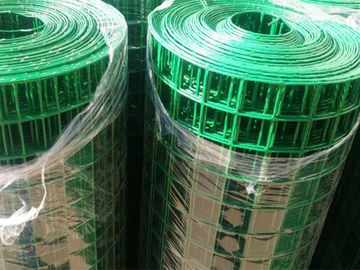 China Grüner überzogener geschweißter Plastikmaschendraht PVCs täfelt Rolls für die Herstellung der Krabben-Falle fournisseur