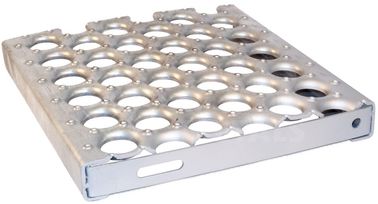 China Beleg-beständiges lochendes Platten-Gitter, perforierter Metallgehweg-Aluminiumgriff fournisseur