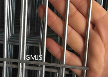 China 2.0-4.0mm galvanisierte geschweißte Draht-Zaun-Platten für kleinen Haustier-Käfig fournisseur